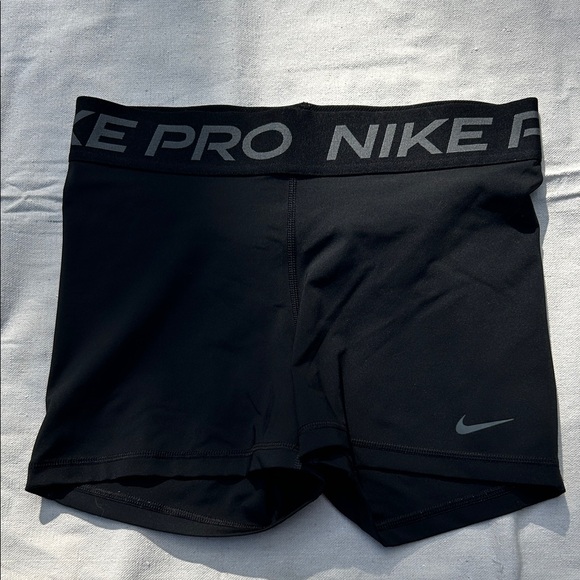 Nike Pro Black Performance Shorts - Picture 1 of 2